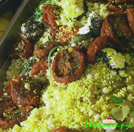 Кускус и мограбья с высушенными в духовке помидорами Кускус и мограбья с высушенными в духовке помидорами