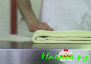 Простое слоеное тесто (домашнее) Простое слоеное тесто (домашнее)