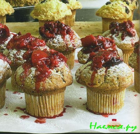 Маффины со сливой, марципаном и корицей Маффины со сливой, марципаном и корицей