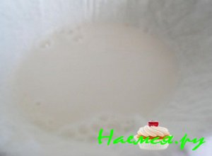 Полученную смесь процедить через марлевую ткань, сложенную в несколько слоев Полученную смесь процедить через марлевую ткань, сложенную в несколько слоев