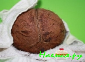 В предварительно разогретую до 200 градусов духовую печь поместить плод кокоса приблизительно на 7 минут В предварительно разогретую до 200 градусов духовую печь поместить плод кокоса приблизительно на 7 минут