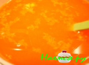 В охлажденную свежекипяченую воду высыпать отмеренное количество сахарного песка и тщательно помешивать до тех пор, пока весь сахар не раствориться В охлажденную свежекипяченую воду высыпать отмеренное количество сахарного песка и тщательно помешивать до тех пор, пока весь сахар не раствориться