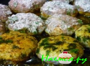 В раскаленную сковороду налить масла В раскаленную сковороду налить масла