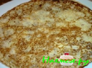 Сковороду хорошенько раскалить, растопить на ней масло и выпекать блины Сковороду хорошенько раскалить, растопить на ней масло и выпекать блины