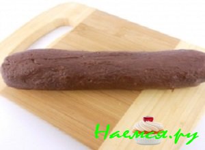 Собрать приготовленное тесто в комочек Собрать приготовленное тесто в комочек