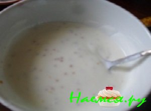 Хорошенечко перемешать заправку и немного взбить Хорошенечко перемешать заправку и немного взбить