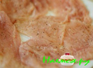 с помощью кухонного молотка хорошенько их отбейте мясо с помощью кухонного молотка хорошенько их отбейте мясо