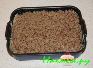 Опять выкладывайте слой из мясного фарша Опять выкладывайте слой из мясного фарша