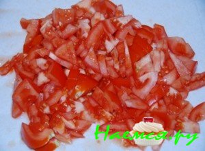 Порежьте помидоры Порежьте помидоры