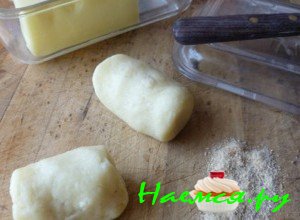 Из картофельного пюре с сухарями вылепите цилиндр Из картофельного пюре с сухарями вылепите цилиндр