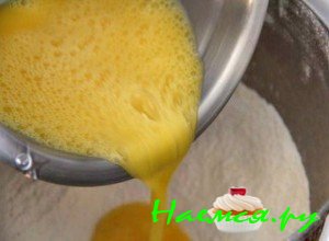 Взбейте яичную массу Взбейте яичную массу