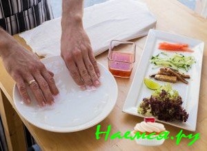 Замочите рисовую бумагу для роллов - фото Замочите рисовую бумагу для роллов - фото
