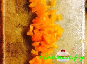 Измельчите вторую половинку перца - фото Измельчите вторую половинку перца - фото