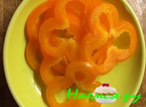 Нарежьте кружочками перец - фото Нарежьте кружочками перец - фото