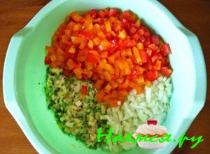 Добавьте лук и перец - фото Добавьте лук и перец - фото