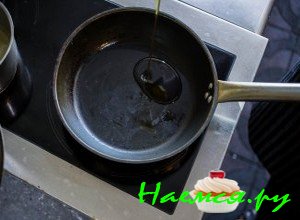 разогрейте масло на сковородке - фото разогрейте масло на сковородке - фото