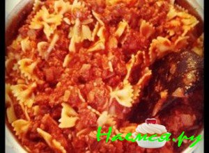 перемешайте пасту с соусом перемешайте пасту с соусом