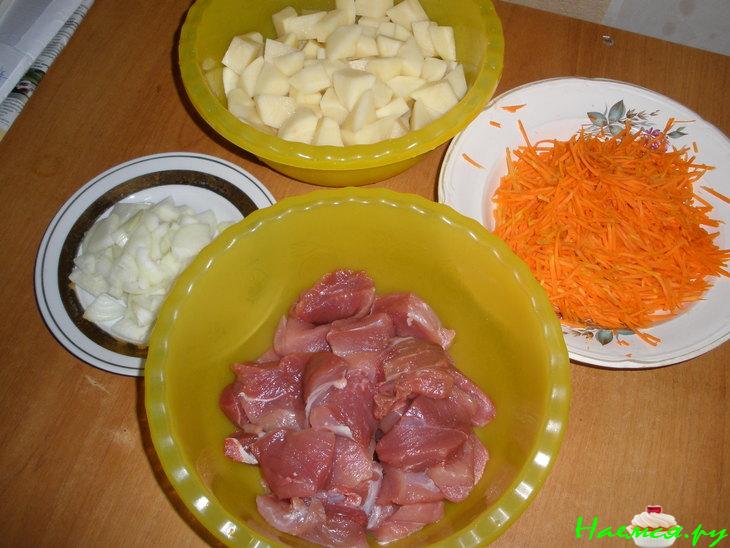 Мясо с картофелем в маринаде