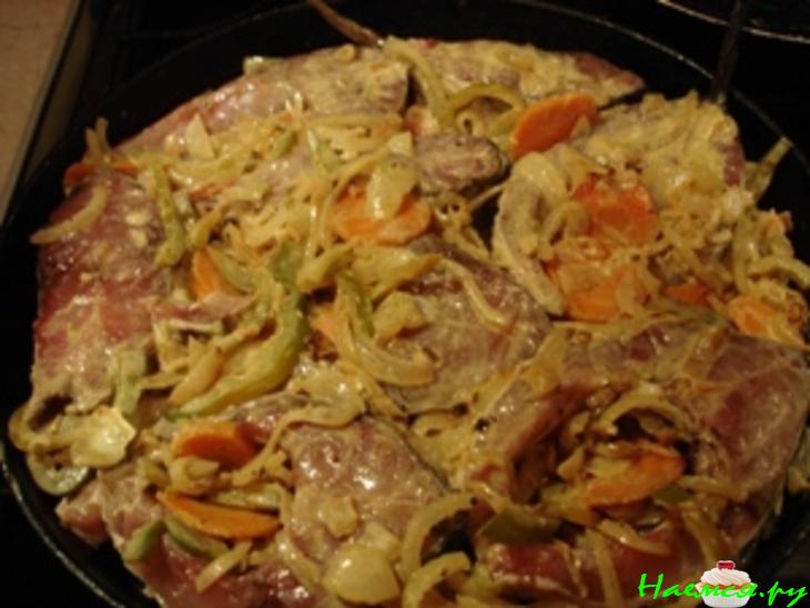 Сазан пряный запеченный с овощами