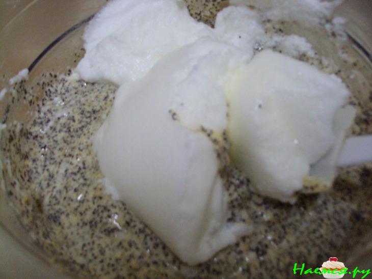 Маковые пирожные с яблоками