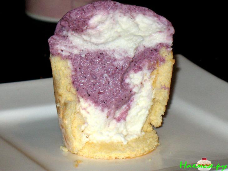 Черничные пирожные "Шербургские зонтики" Черничные пирожные "Шербургские зонтики"