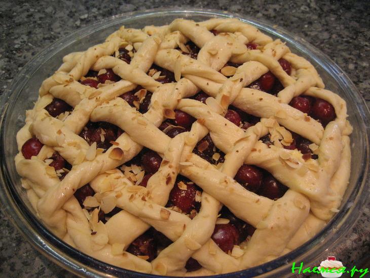 Пирог с вишней