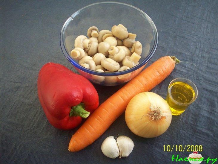 Морковка с грибами