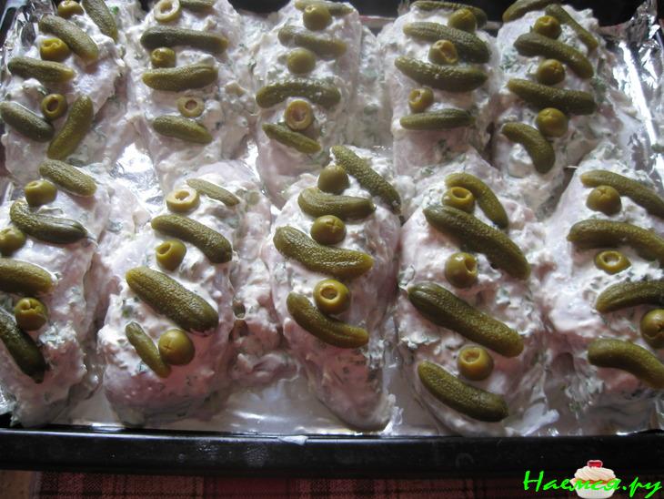 Куриные грудки с оливками и корнишонами Куриные грудки с оливками и корнишонами