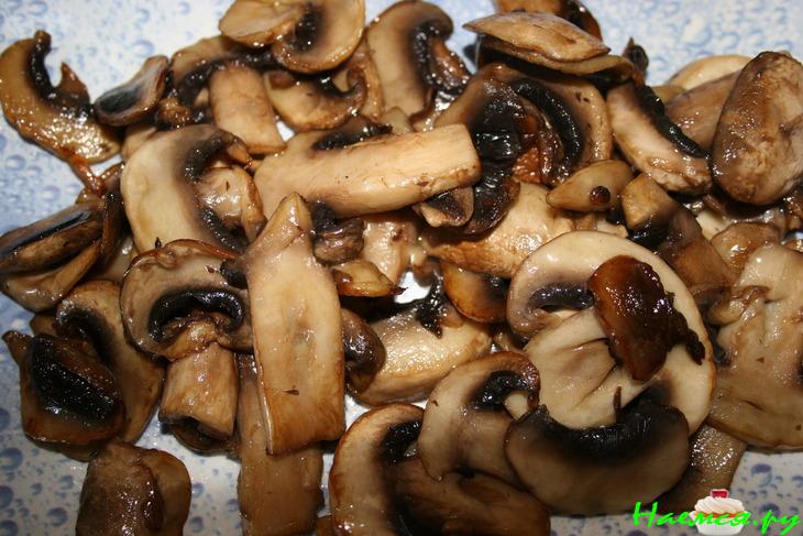 Салат со шпинатом, помидорами и миндалем Салат со шпинатом, помидорами и миндалем