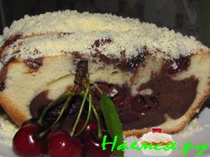 Кекс с черешней