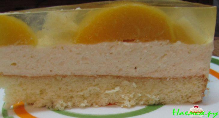 Торт бисквитный с йогуртовым суфле