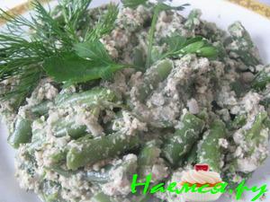 Стручковая фасоль с орехами