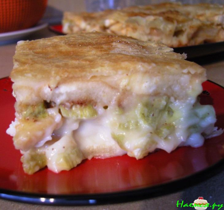 Пирог с ревенем и корицей