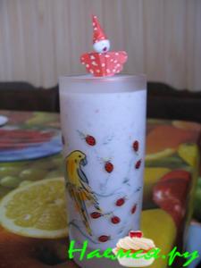 Малиново - карамельный коктейль с конфетой 'Коровка'