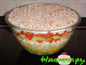 Слоёный салат с индюшиной ветчиной
