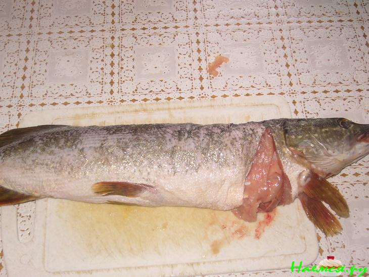 Щука фаршированная запеченная