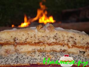 Торт 'Праздничный' с орехами, маком и изюмом Торт 'Праздничный' с орехами, маком и изюмом