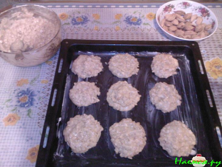 Овсяное печенье с медом и грецкими орехами Овсяное печенье с медом и грецкими орехами