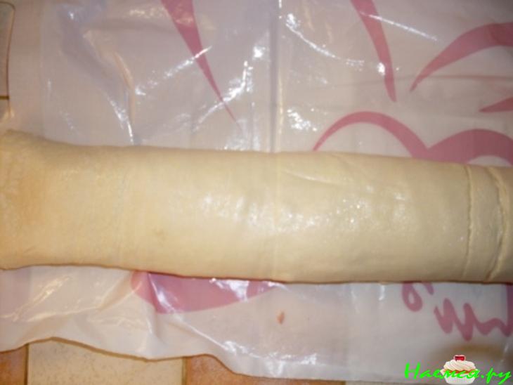 Пицца из слоеного бездрожжевого теста на скорую руку