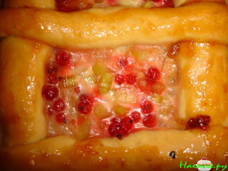 Пирог с ревенем (рабарбаром) латвийский