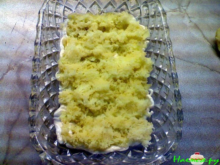 Слоёный салатик с вареной курочкой