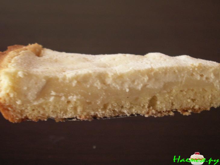 Творожно-яблочный пирог с корицей