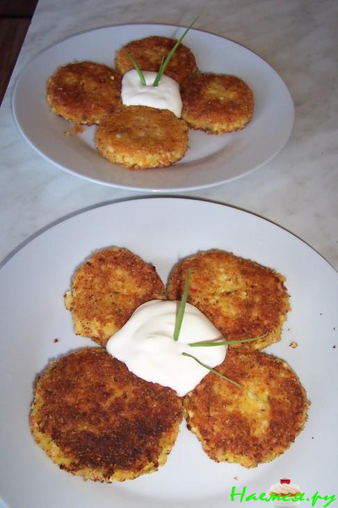 Крабовые котлеты с морковью и картофелем 