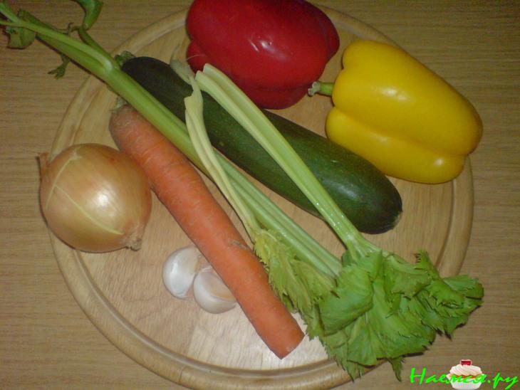 Макароны в сырно-овощном соусе