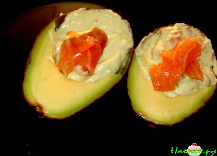 Авокадо с лососем
