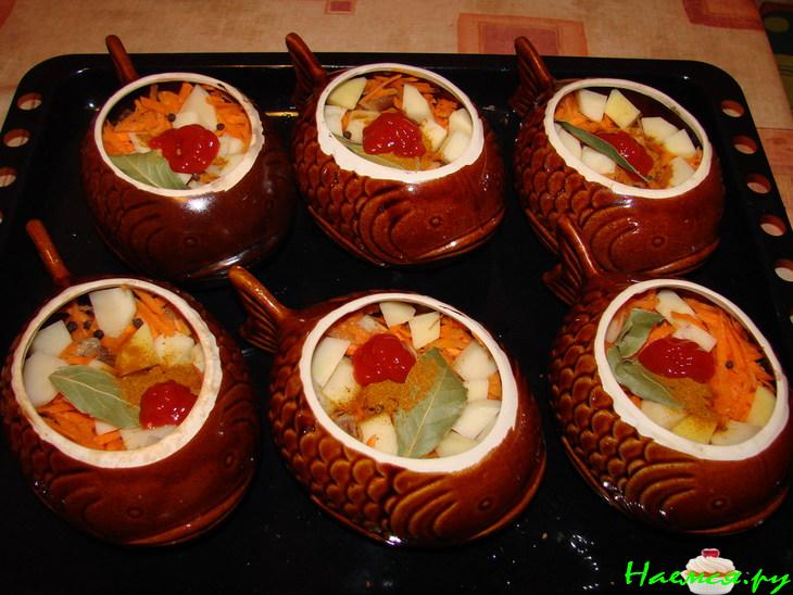 Жаркое в горшочке (свинина) Жаркое в горшочке (свинина)