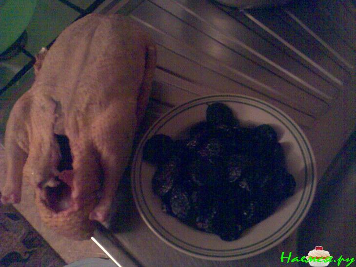 Утка с черносливом