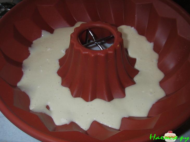 Заливной блинчатый пирог с яблоками и бананами