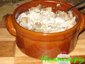 Пельмени с грибами и мясом в глечиках