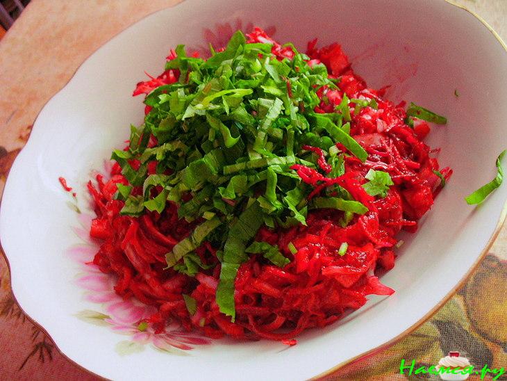 Салат "Витаминный" со свеклой